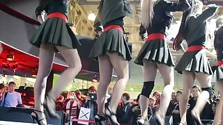 Mężczyzna starsze kobiety sex pociesza dziewczynę seksem.