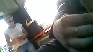 Jedzie kogut w gardło brunetki i ściska darmowe filmy erotyczne starsze panie jej piersi.