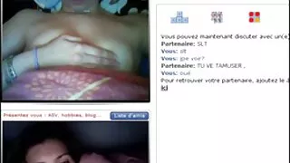 Rozłożył młodą pokojówkę na seks i przeleciał w starsze panie nago dupę.