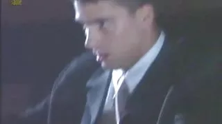 Dziewczyna uprawia seks z dwoma mężczyznami w jodze. dojrzałe kobiety porn