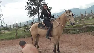 Tina dostaje wytrysk w dupie starsze mamuski Od współlokatora.