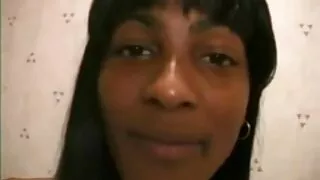 Dziewczyny bawią się lesbijskimi grami sex stare kobiety i lizają sobie nawzajem tyłki.