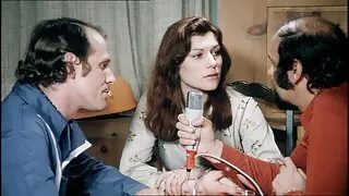 Zobacz, jak żona bzykanie starszych uprawia seks ze swoim kochankiem.