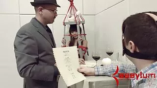 Dr Lily Adams cieszy starsze kobiety seks pacjenta seksem. Leczenie łysienia.