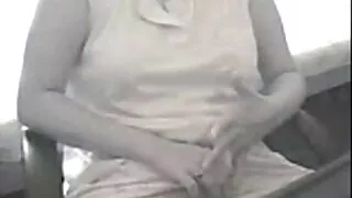 Znalazłem łechtaczkę przyjaciela i postanowiłem umyć ją językiem. seks starsze