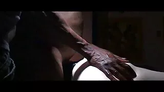 Murzyn wkłada grubego opowiadania erotyczne starszy pan kutasa do cipki chudego złodzieja.