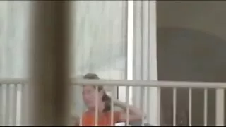 Biała dziewczyna pieprzy się z czarnym mężczyzną. starsze i sex