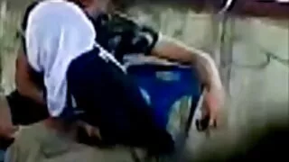 Członek sex stare kobiety rosyjskiego faceta wchodzi w tyłek posłusznej dziewczyny.