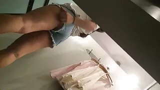 Dziewczyny lubią jebanie starszej lizać cipki.